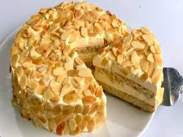 ขนมเค้กนมเนยอัลมอลด์