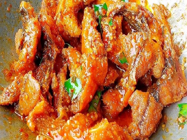 ฉู่ฉี่ปลาดุกทอด