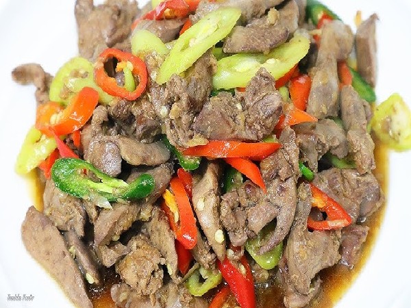 ผัดตับหมูพริกไทยดำ