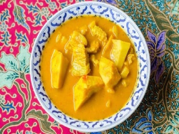 แกงส้มหมูเผือก