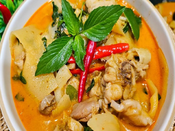 แกงกะทิไก่หน่อไม้
