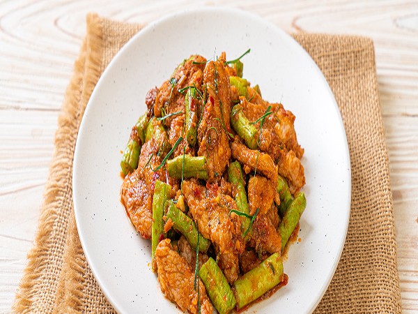 ผัดเผ็ดหมู