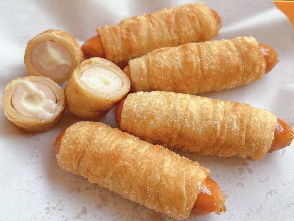 ปาท่องโก๋พันไส้กรอกชีส