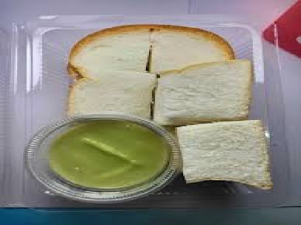 ขนมปัง+สังขยาใบเตย