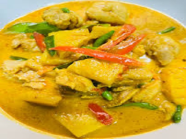 แกงกะทิไก่